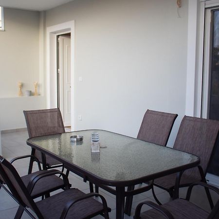 Giakost Apartments V Near Airport Ártemida Kültér fotó