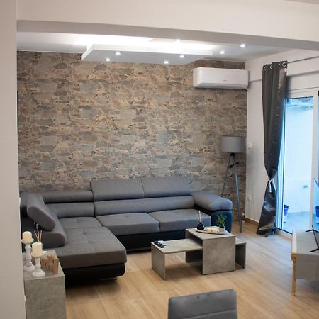 Giakost Apartments V Near Airport Ártemida Kültér fotó