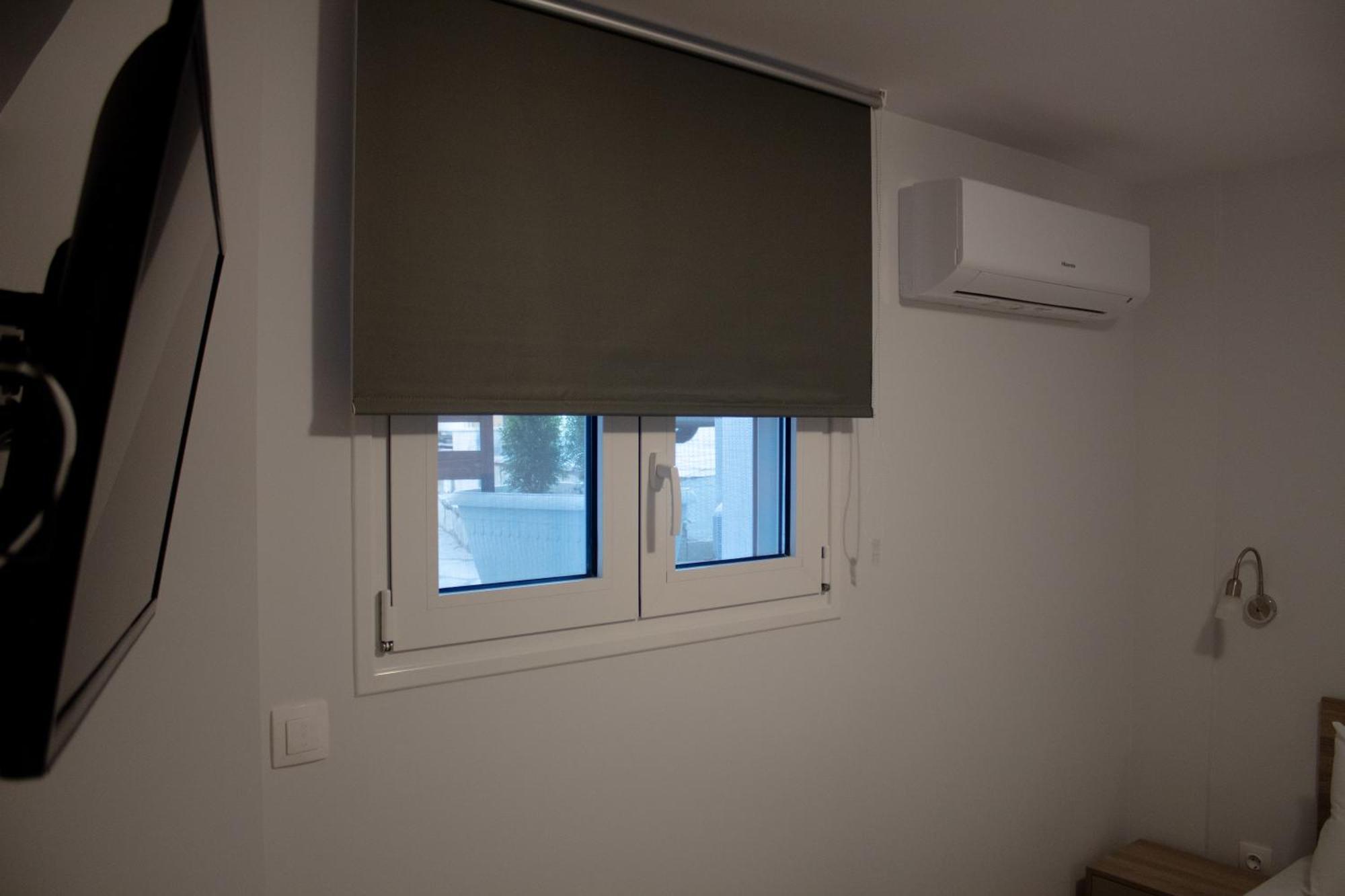 Giakost Apartments V Near Airport Ártemida Kültér fotó