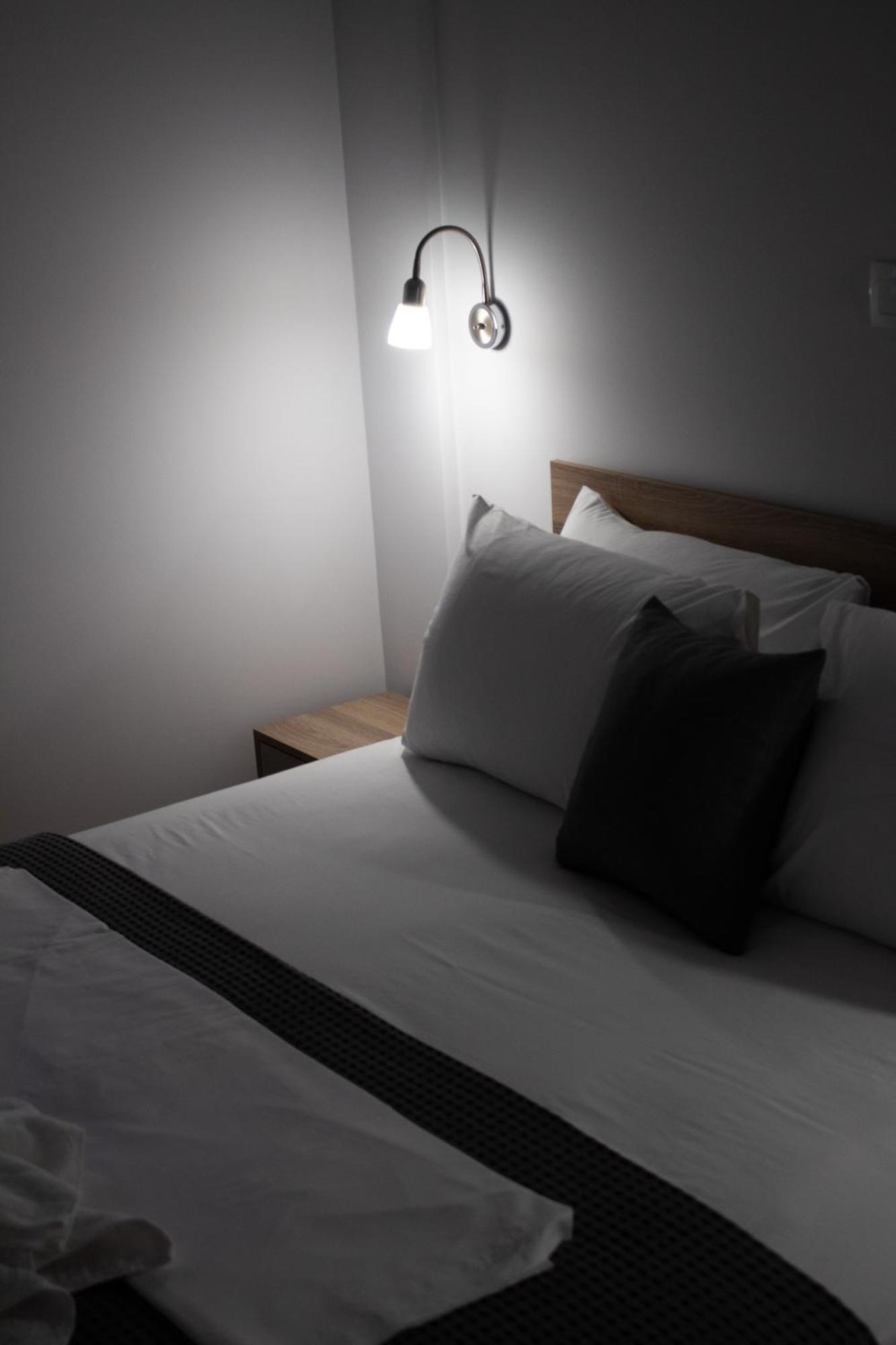 Giakost Apartments V Near Airport Ártemida Kültér fotó
