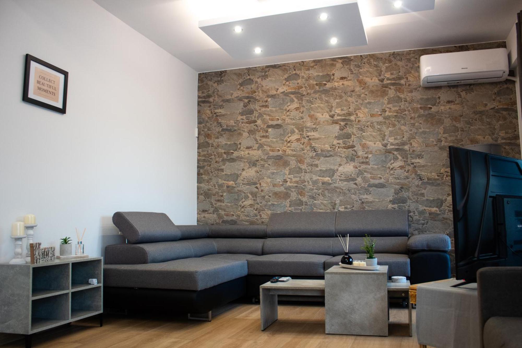 Giakost Apartments V Near Airport Ártemida Kültér fotó